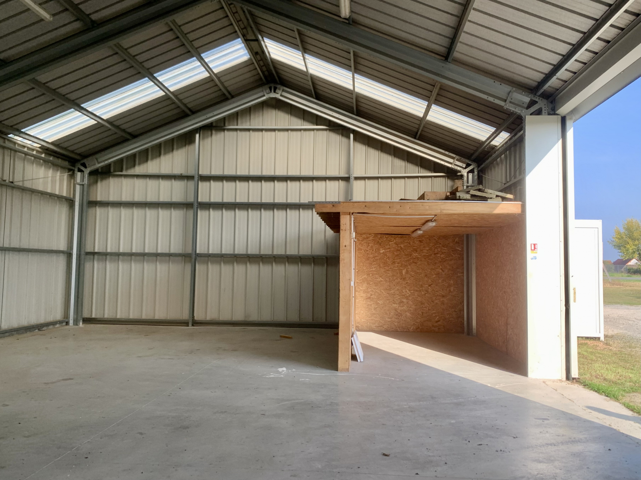 150 m2 env de stockage à louer Art'Im