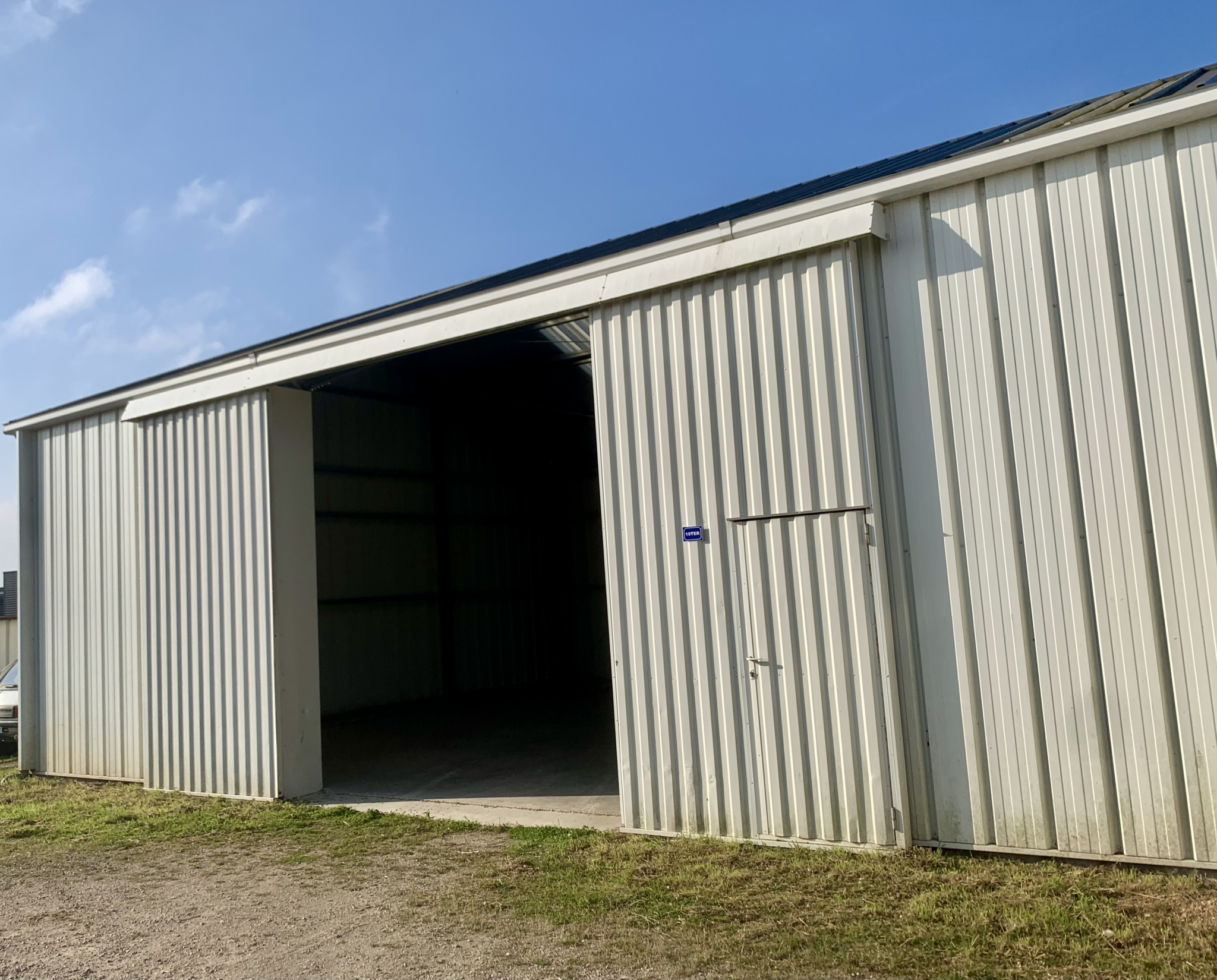 150 m2 env de stockage à louer Art'Im