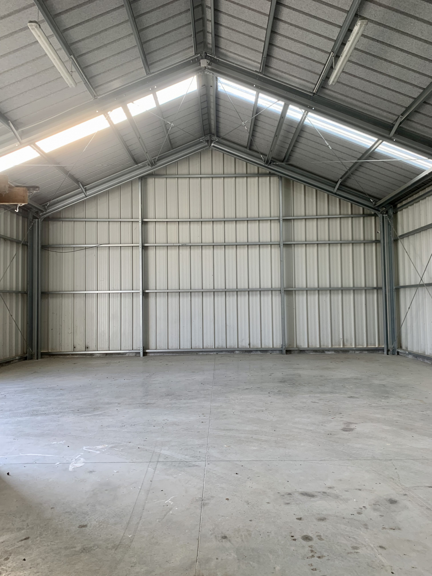 150 m2 env de stockage à louer Art'Im