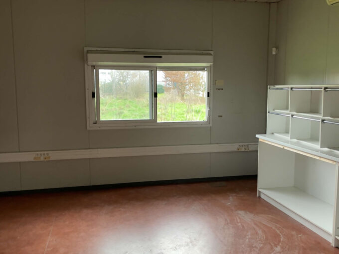 BUREAUX A VENDRE DANS ZONE ARTISANALE