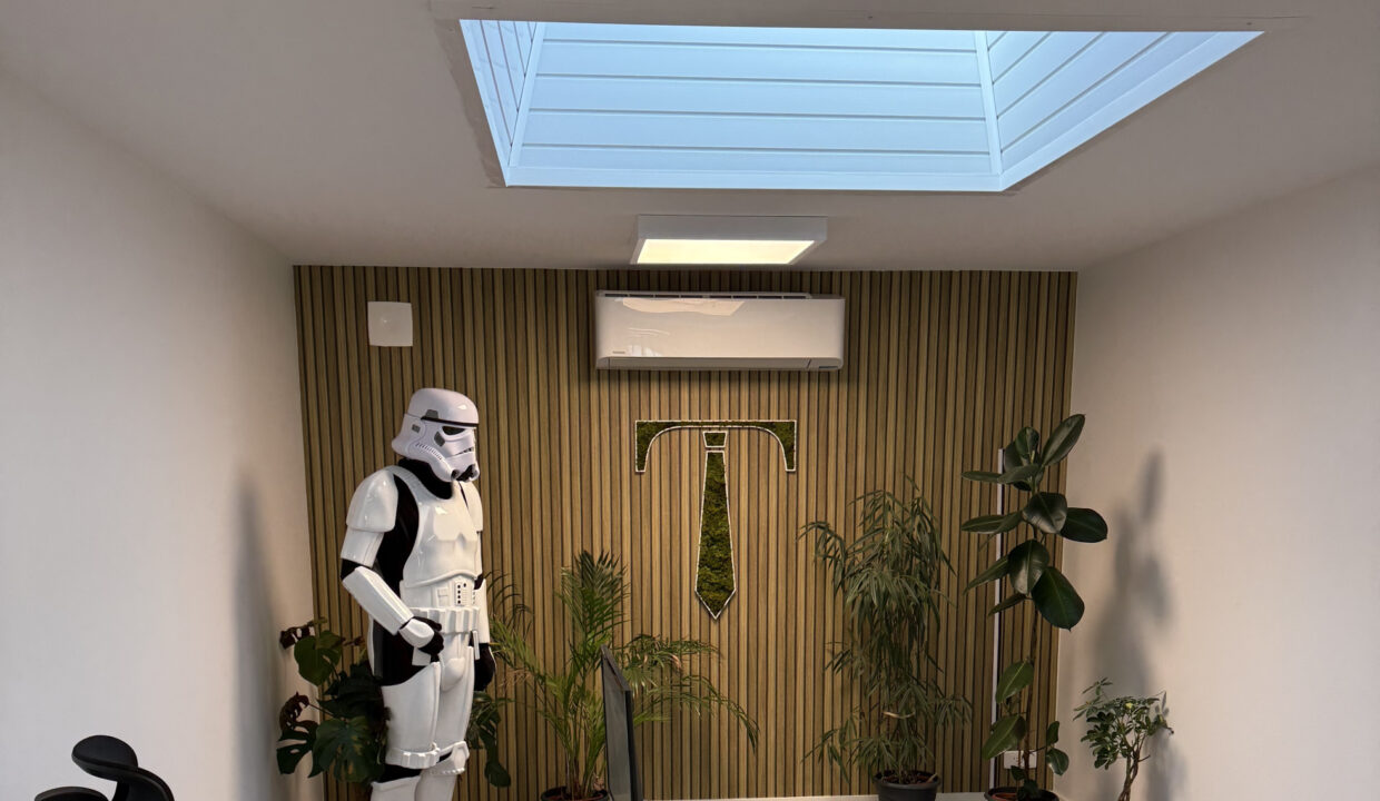 photo_ad1b426d9ade37c08ef0e4719c3f002e_Inc_0